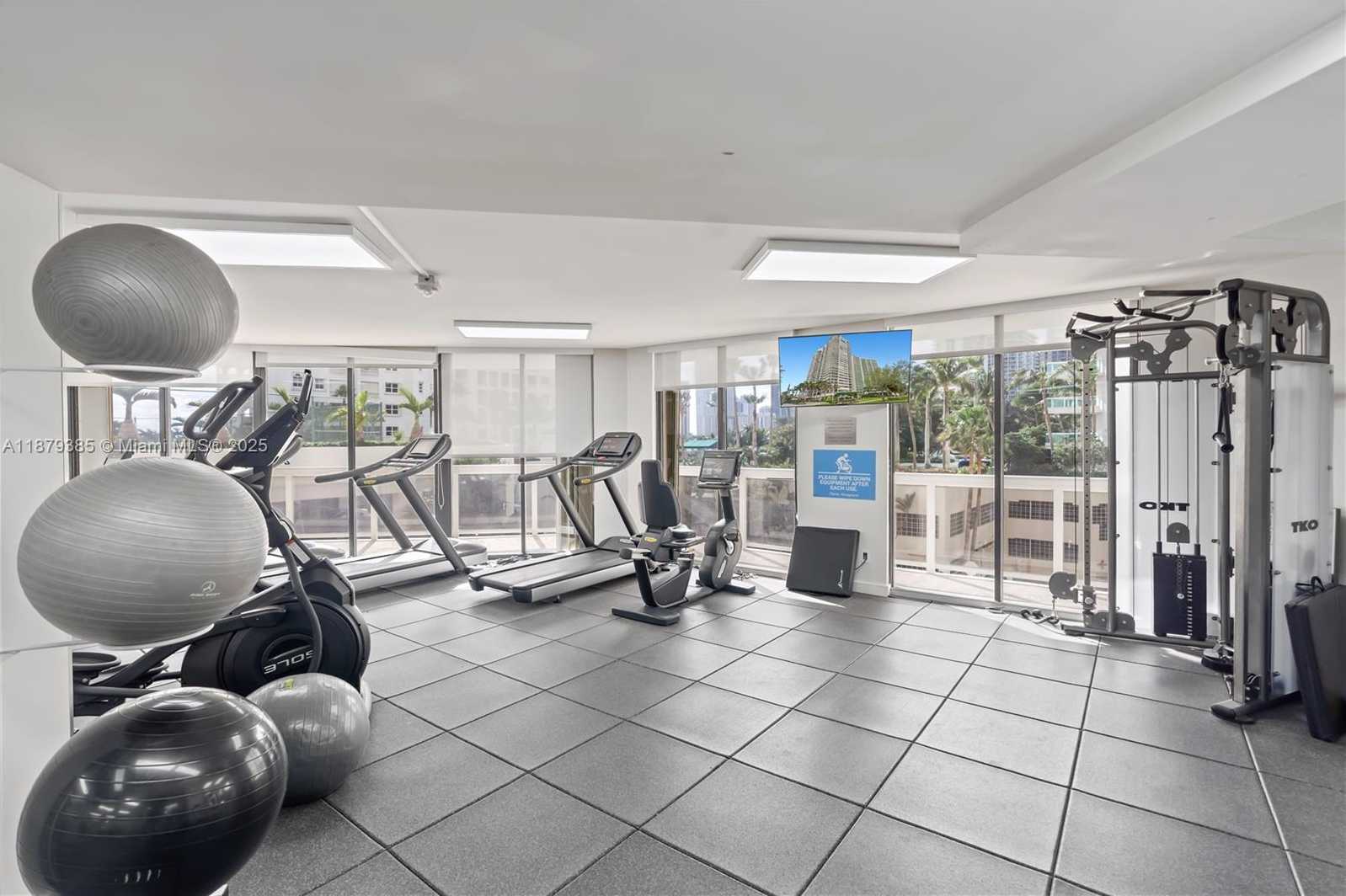 Small Image of 20185 EAST COUNTRY CLUB DR #PH6, Aventura Number 53