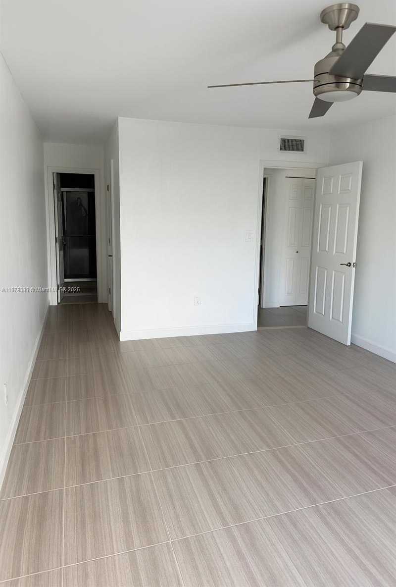 Small Image of 400 KINGS POINT DR #224, Sunny Isles Beach Number 10
