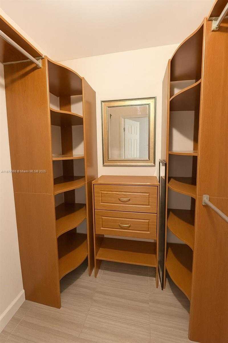 Small Image of 400 KINGS POINT DR #224, Sunny Isles Beach Number 12