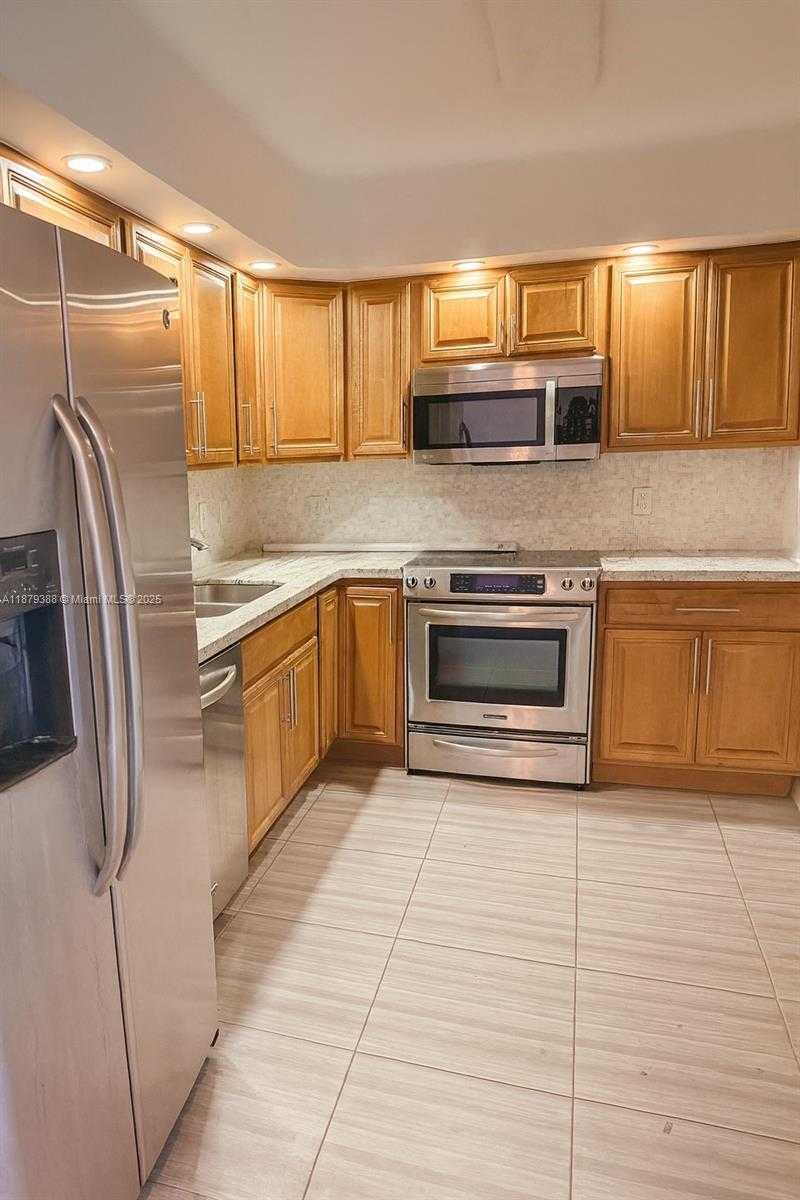 Small Image of 400 KINGS POINT DR #224, Sunny Isles Beach Number 13