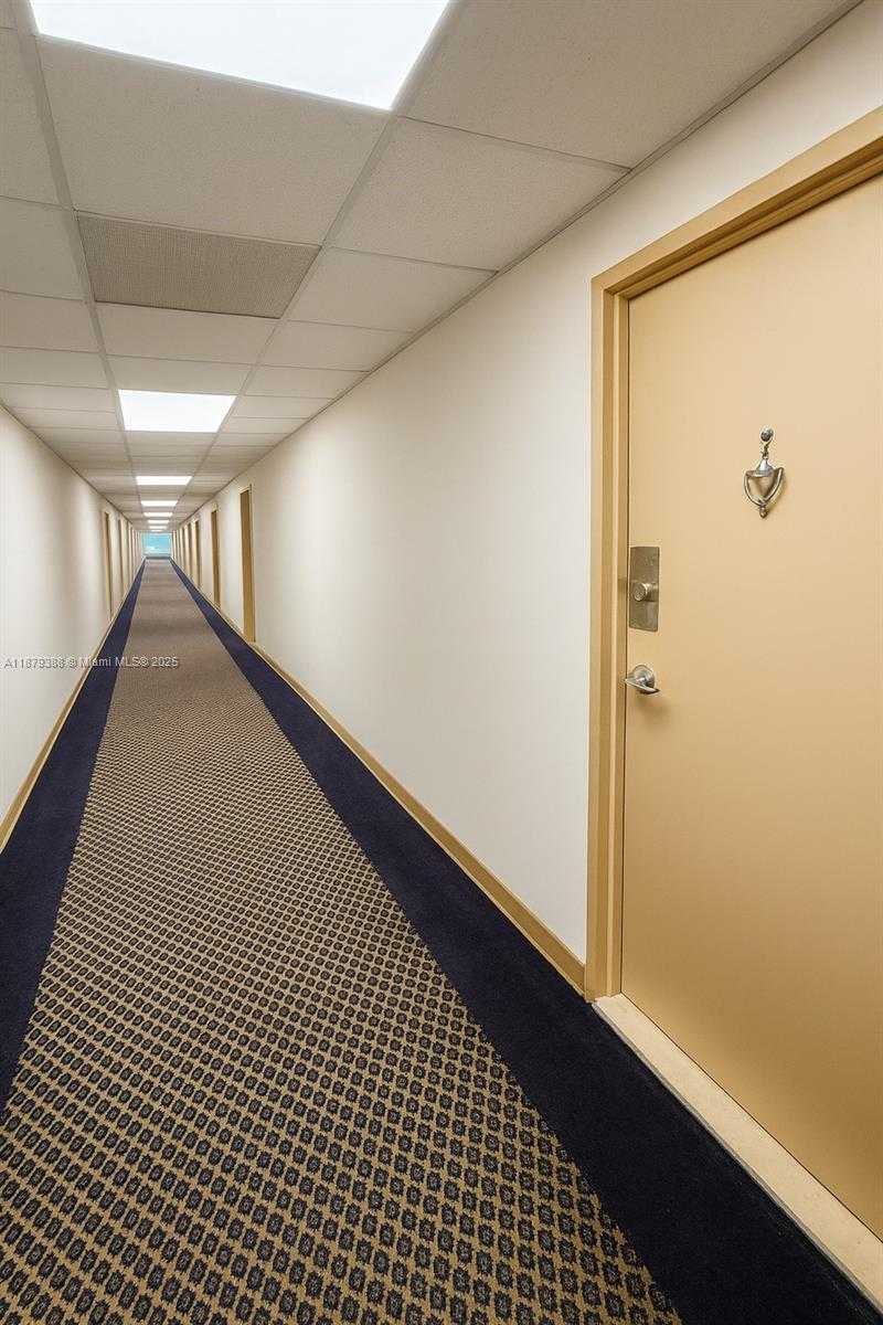 Small Image of 400 KINGS POINT DR #224, Sunny Isles Beach Number 14