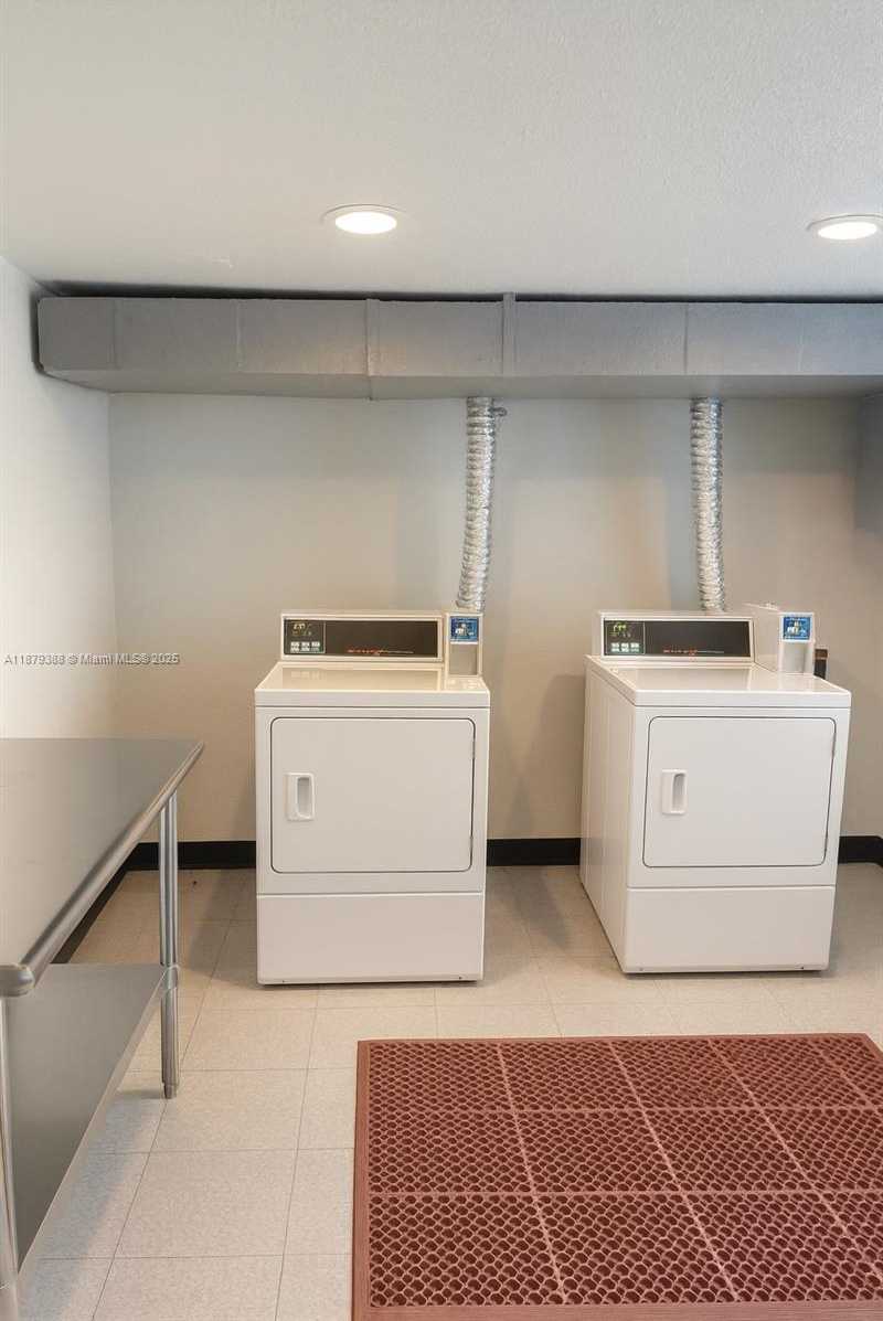 Small Image of 400 KINGS POINT DR #224, Sunny Isles Beach Number 15
