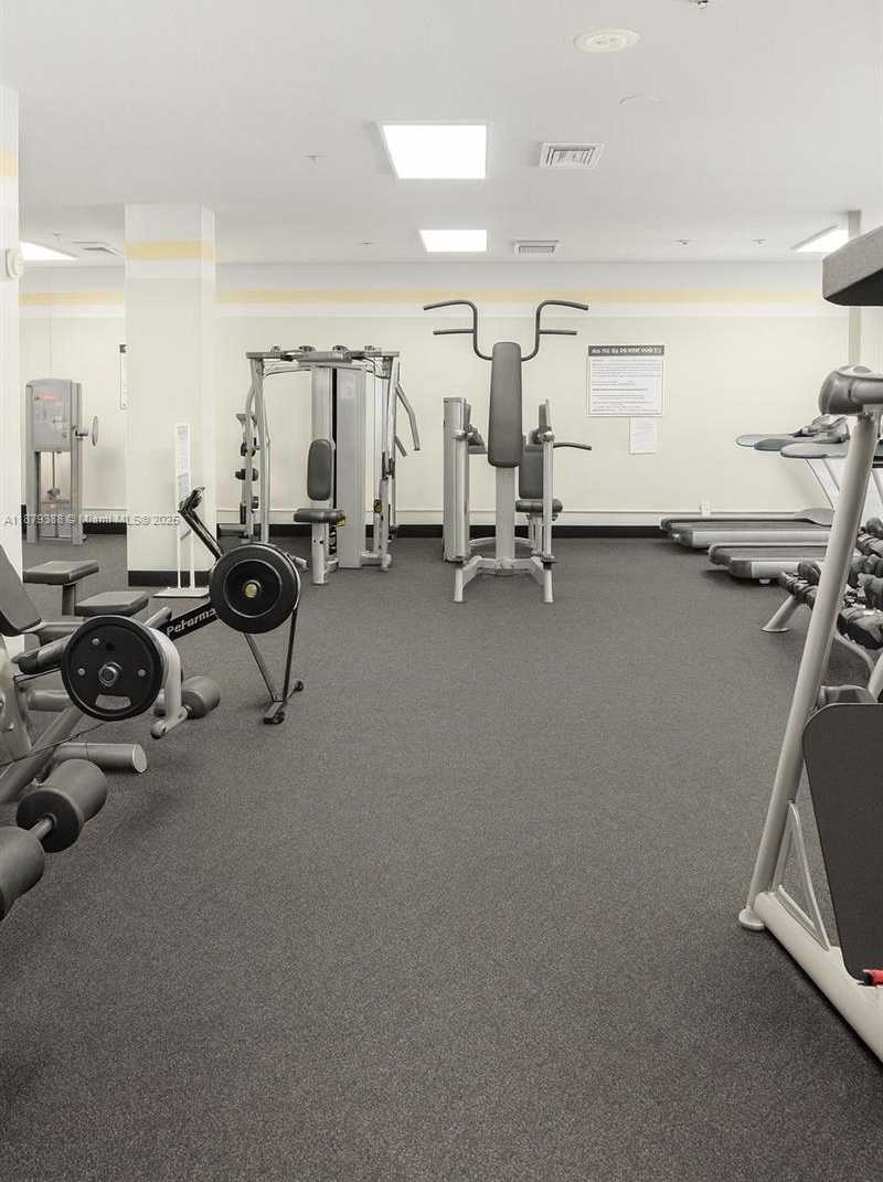 Small Image of 400 KINGS POINT DR #224, Sunny Isles Beach Number 17