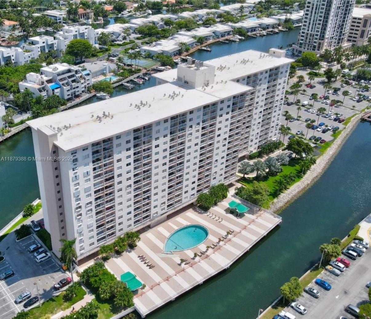 Small Image of 400 KINGS POINT DR #224, Sunny Isles Beach Number 2