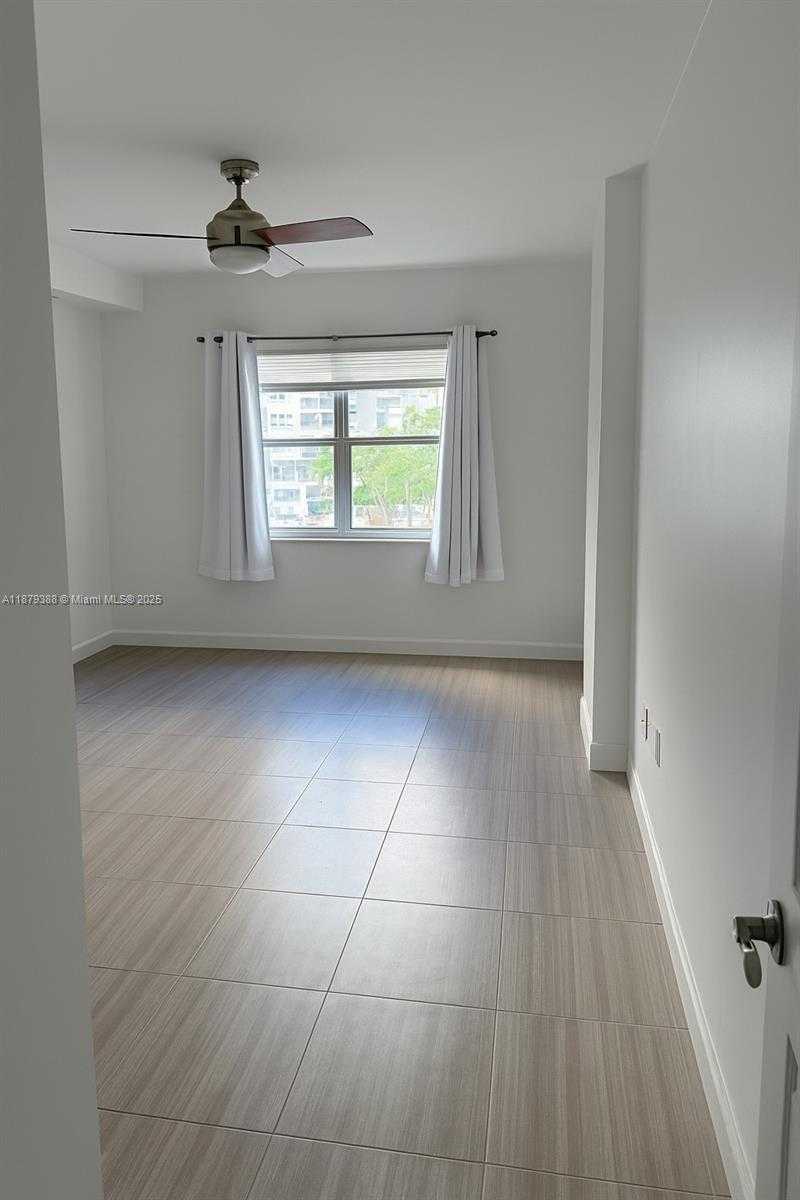 Small Image of 400 KINGS POINT DR #224, Sunny Isles Beach Number 7