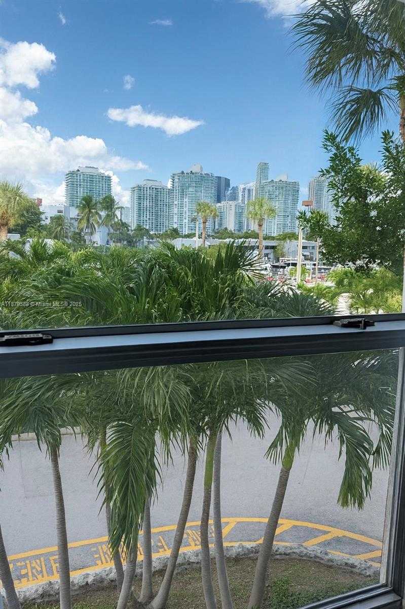 Small Image of 400 KINGS POINT DR #224, Sunny Isles Beach Number 8