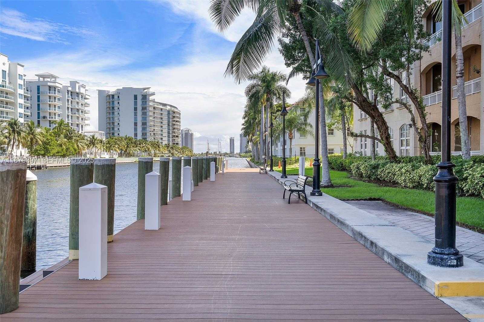 Imagen de Pequeño Objeto