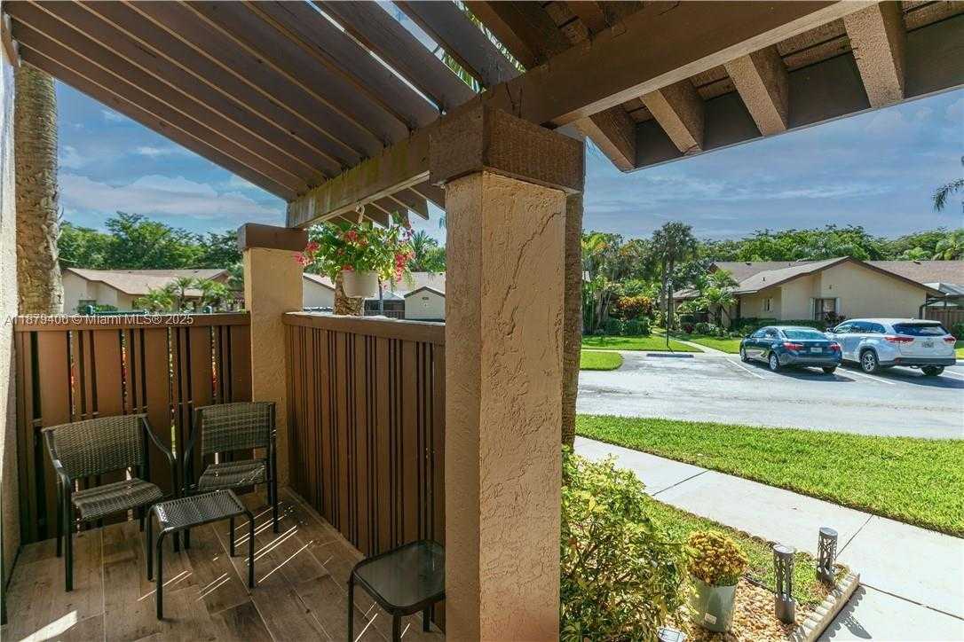 Small Image of 3950 COCOPLUM CIR #F, Coconut Creek Number 18