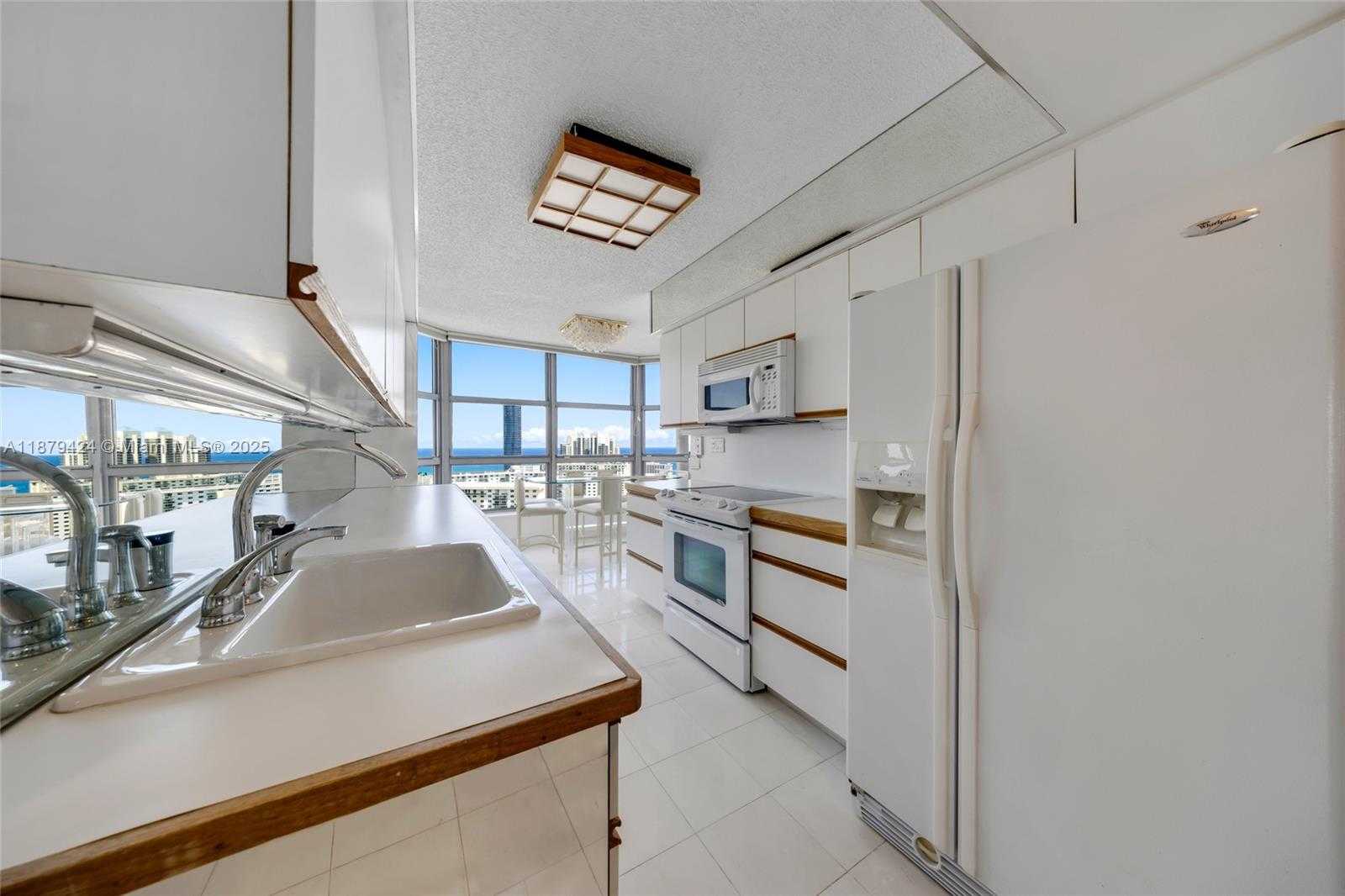 Small Image of 19195 NORTH EAST 36TH CT #2706, Aventura Number 9
