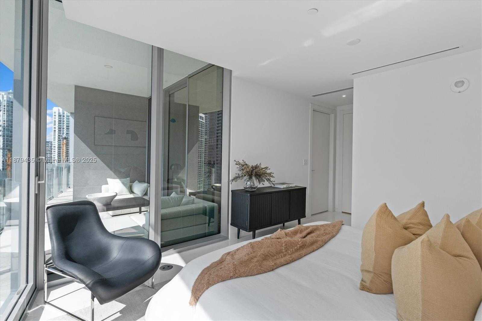Small Image of 300 BISCAYNE BLVD WAY #2205, Miami Number 13