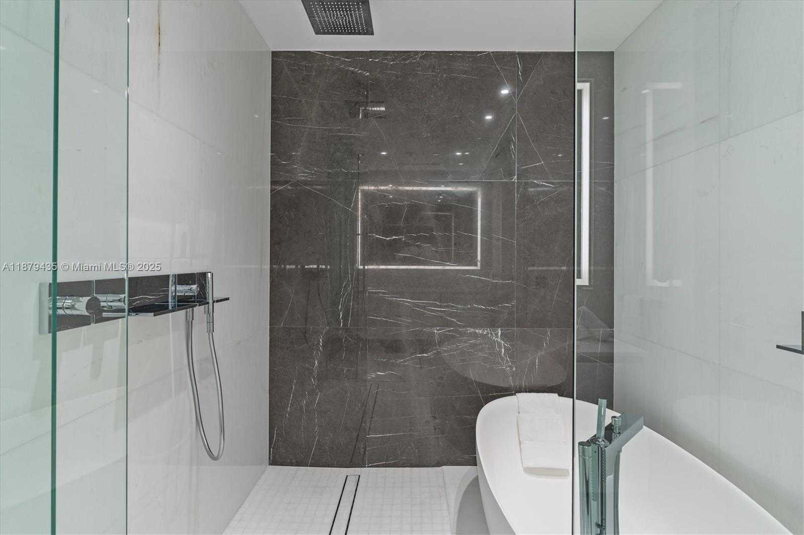 Small Image of 300 BISCAYNE BLVD WAY #2205, Miami Number 18