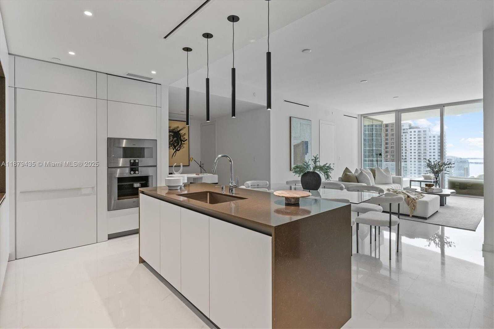 Small Image of 300 BISCAYNE BLVD WAY #2205, Miami Number 2