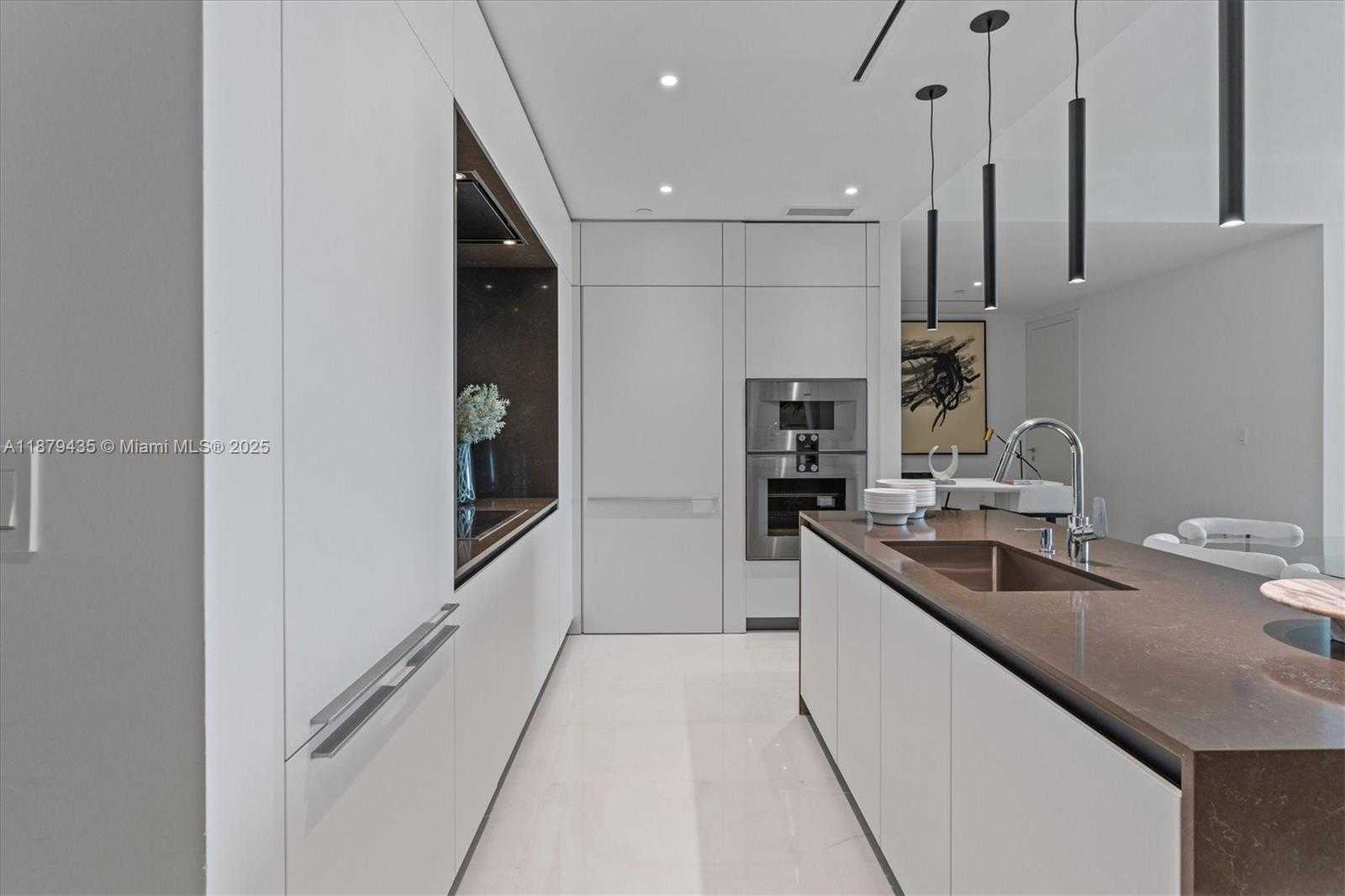 Small Image of 300 BISCAYNE BLVD WAY #2205, Miami Number 3
