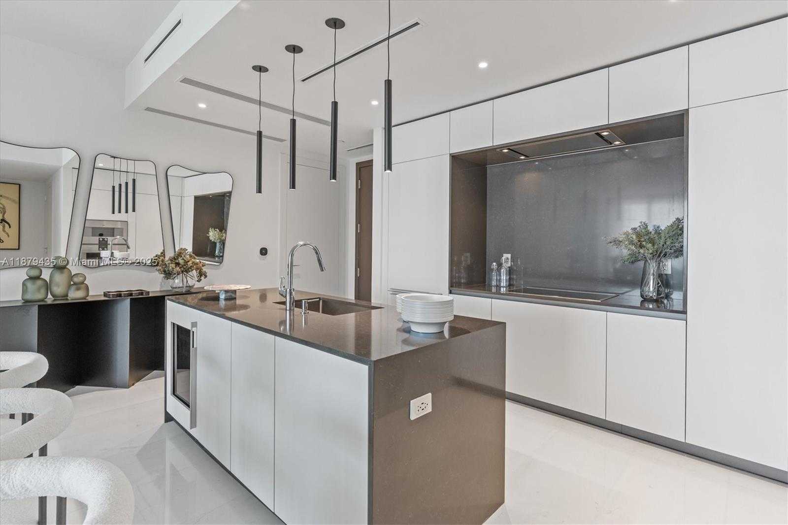 Small Image of 300 BISCAYNE BLVD WAY #2205, Miami Number 6