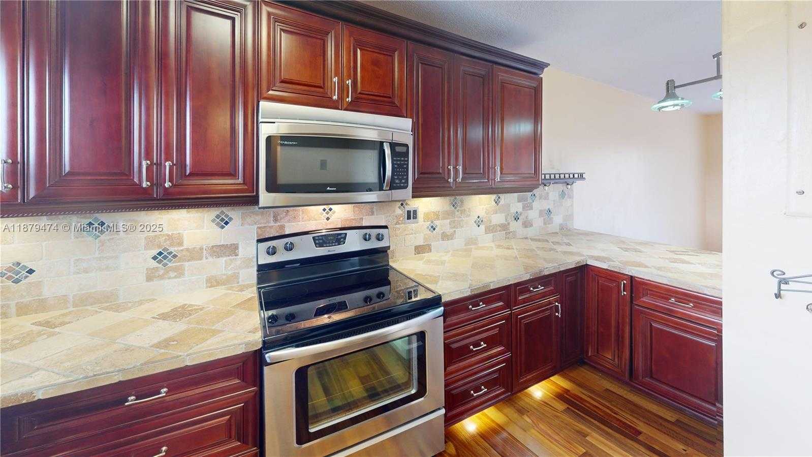 Small Image of 9641 SUNRISE LAKES BLVD #306, Sunrise Number 1