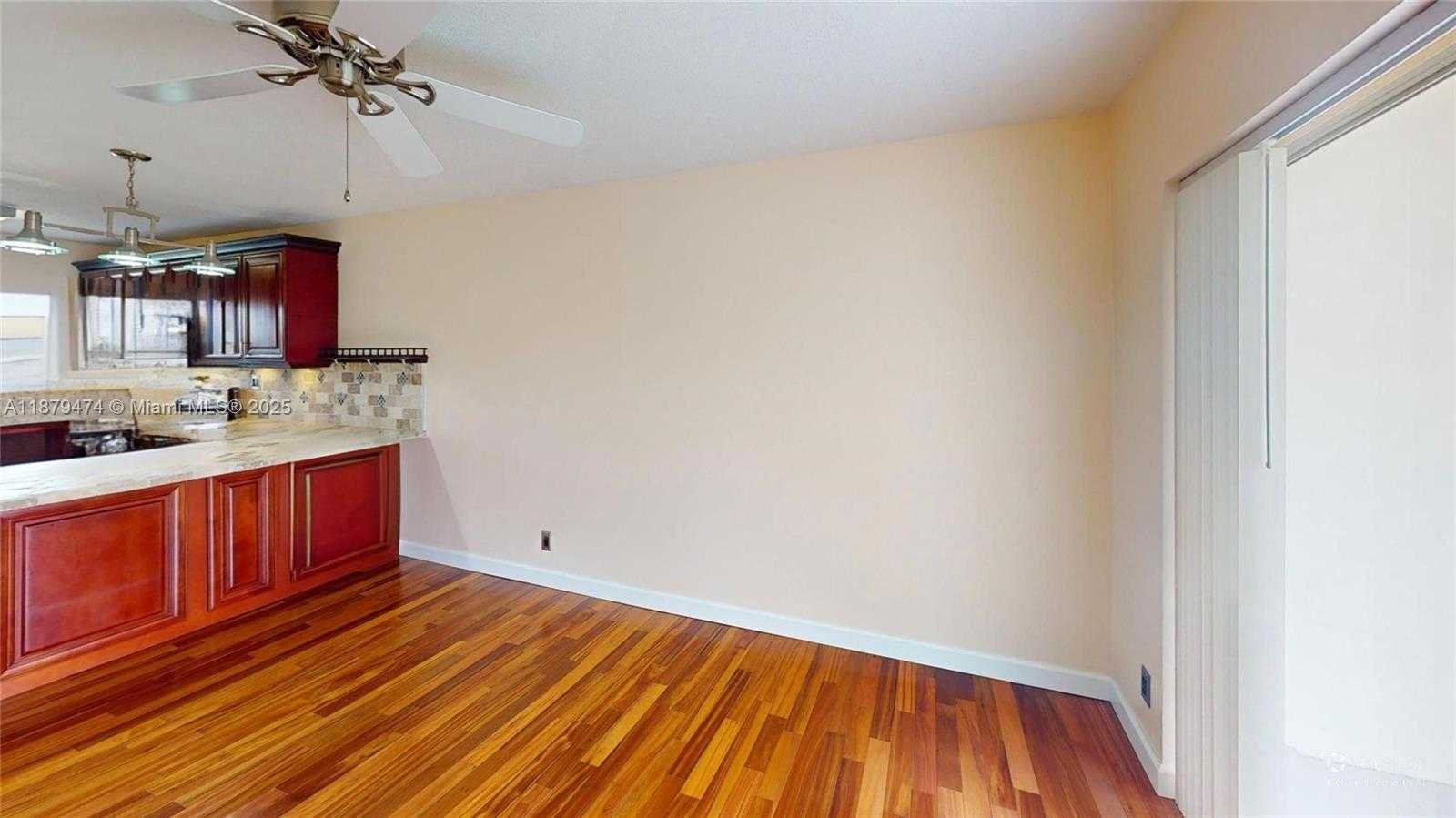 Small Image of 9641 SUNRISE LAKES BLVD #306, Sunrise Number 19