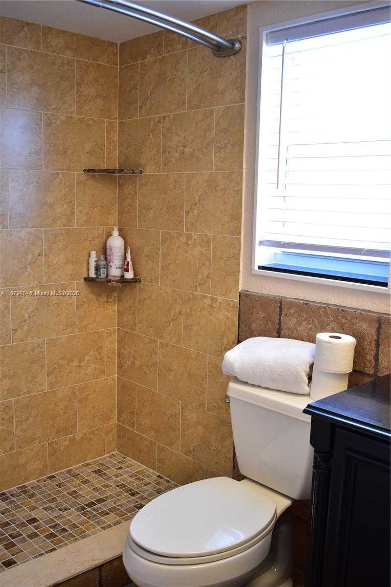 Small Image of 9641 SUNRISE LAKES BLVD #306, Sunrise Number 23