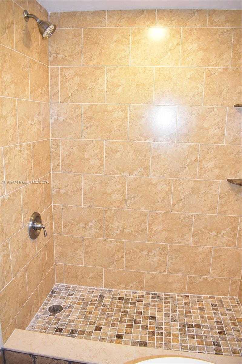 Small Image of 9641 SUNRISE LAKES BLVD #306, Sunrise Number 36