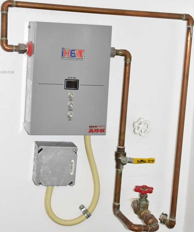 Small Image of 9641 SUNRISE LAKES BLVD #306, Sunrise Number 39