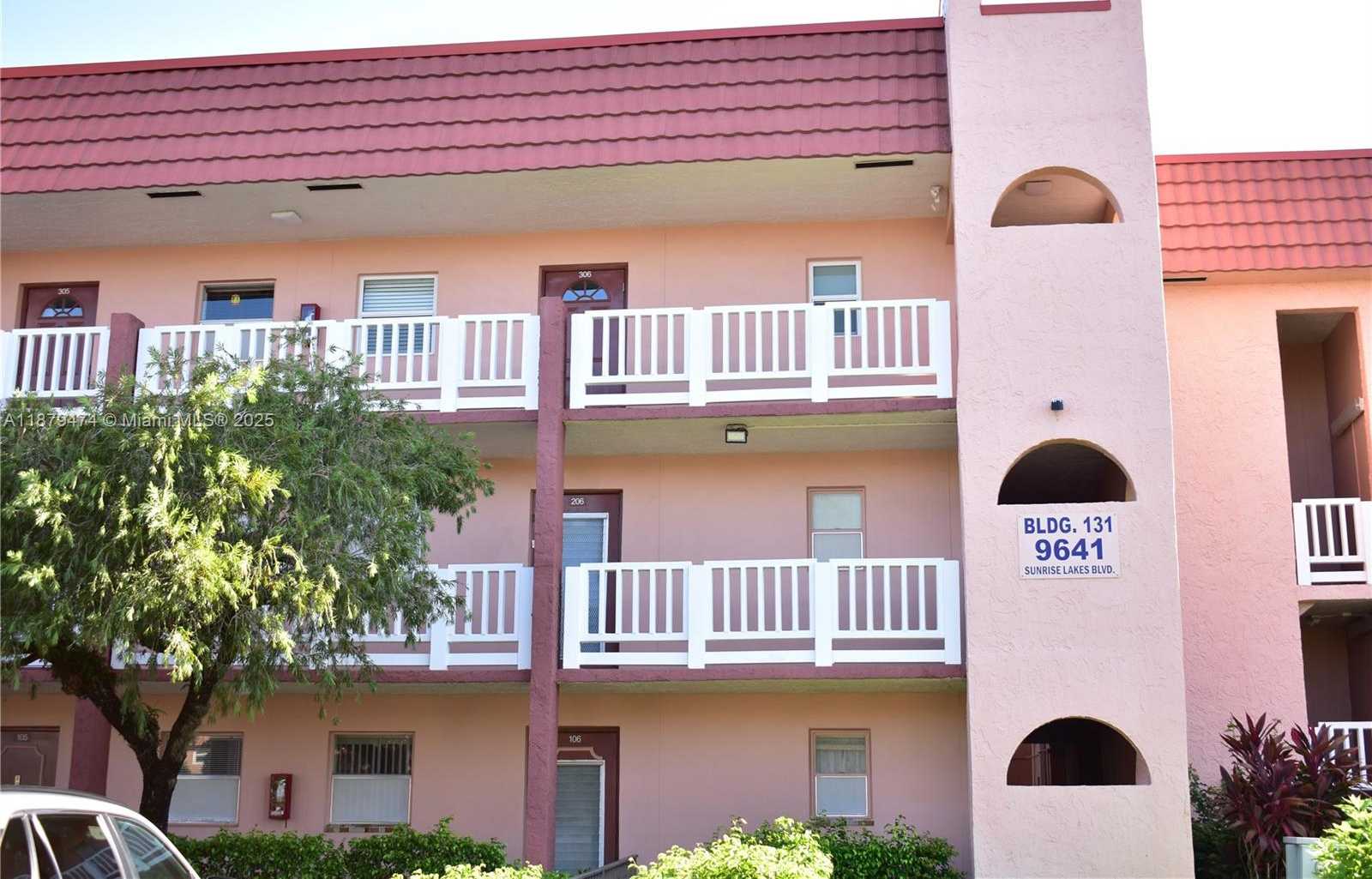 Small Image of 9641 SUNRISE LAKES BLVD #306, Sunrise Number 42
