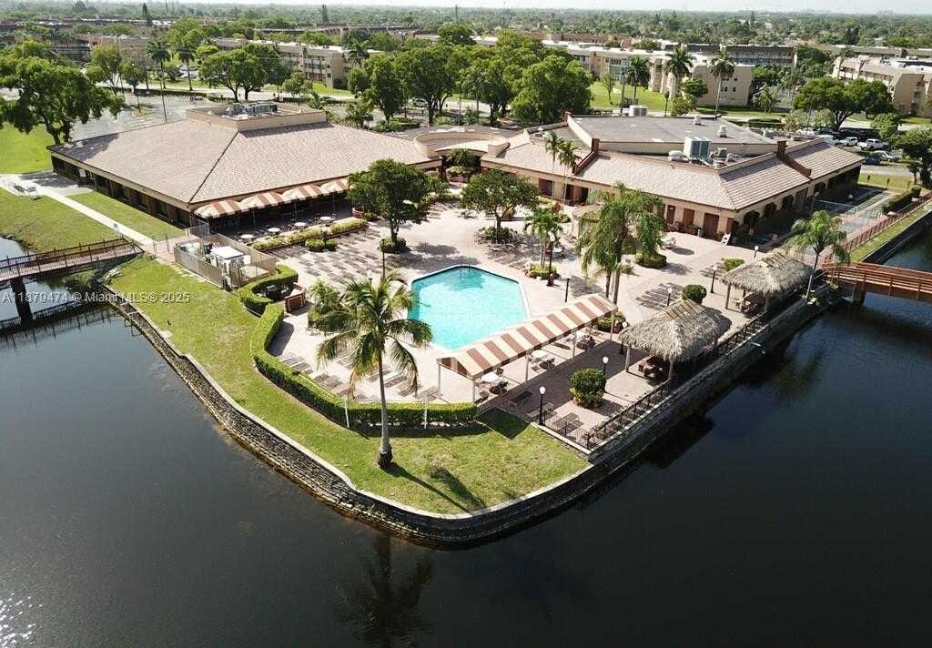 Small Image of 9641 SUNRISE LAKES BLVD #306, Sunrise Number 52