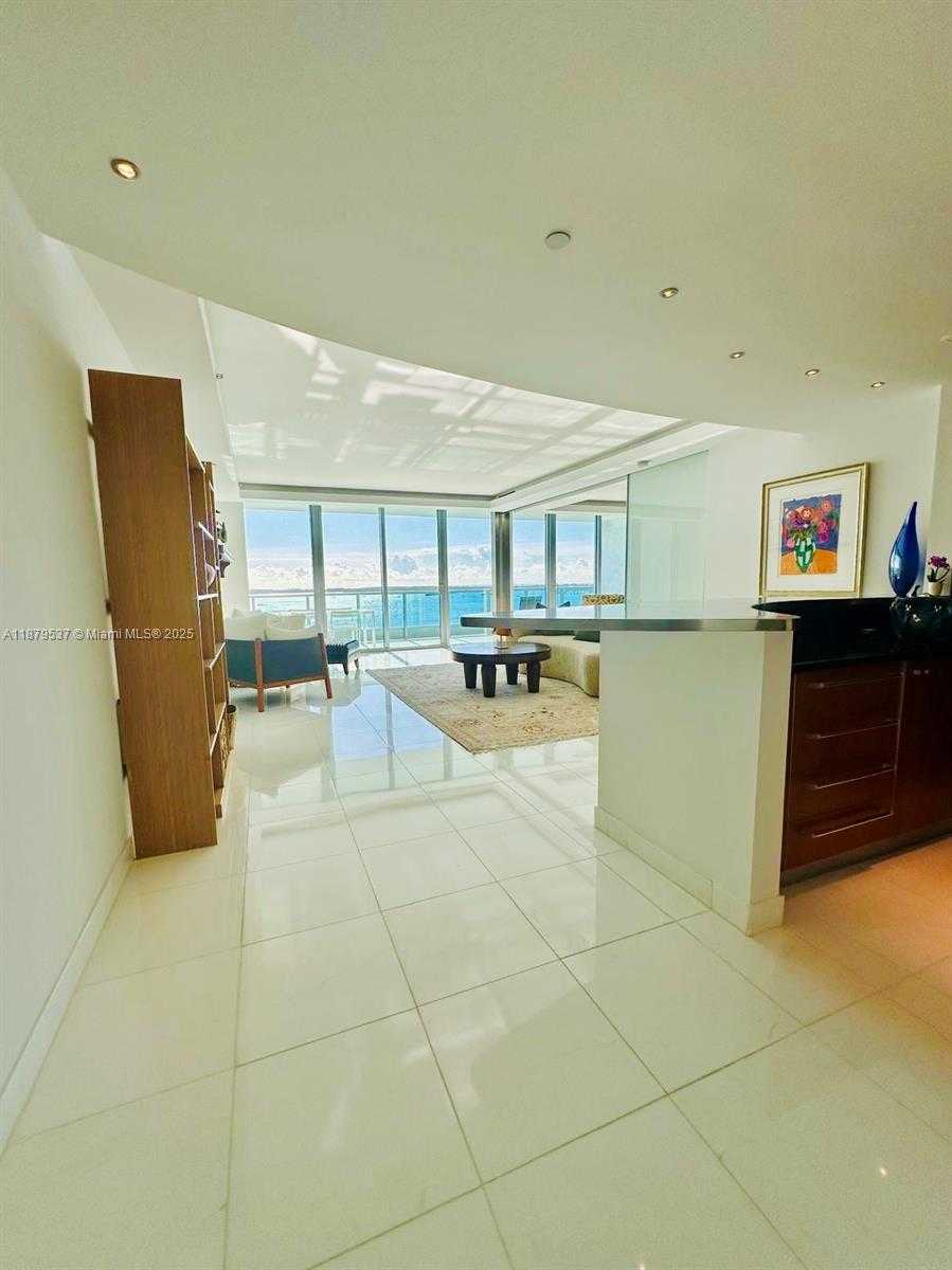 Small Image of 1331 BRICKELL BAY DR #1505, Miami Number 3
