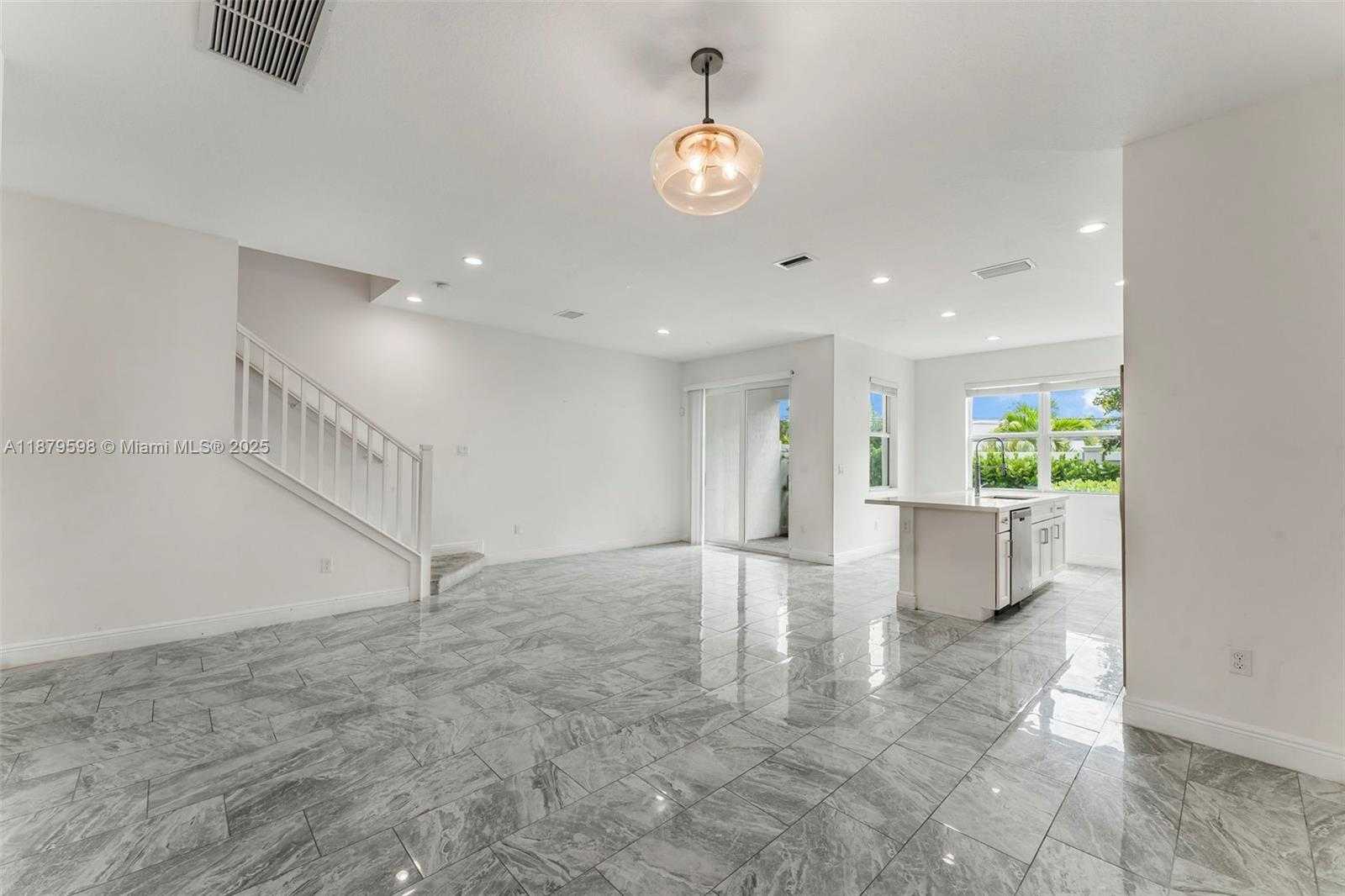 Small Image of 552 PARSONS WAY, Deerfield Beach Number 6