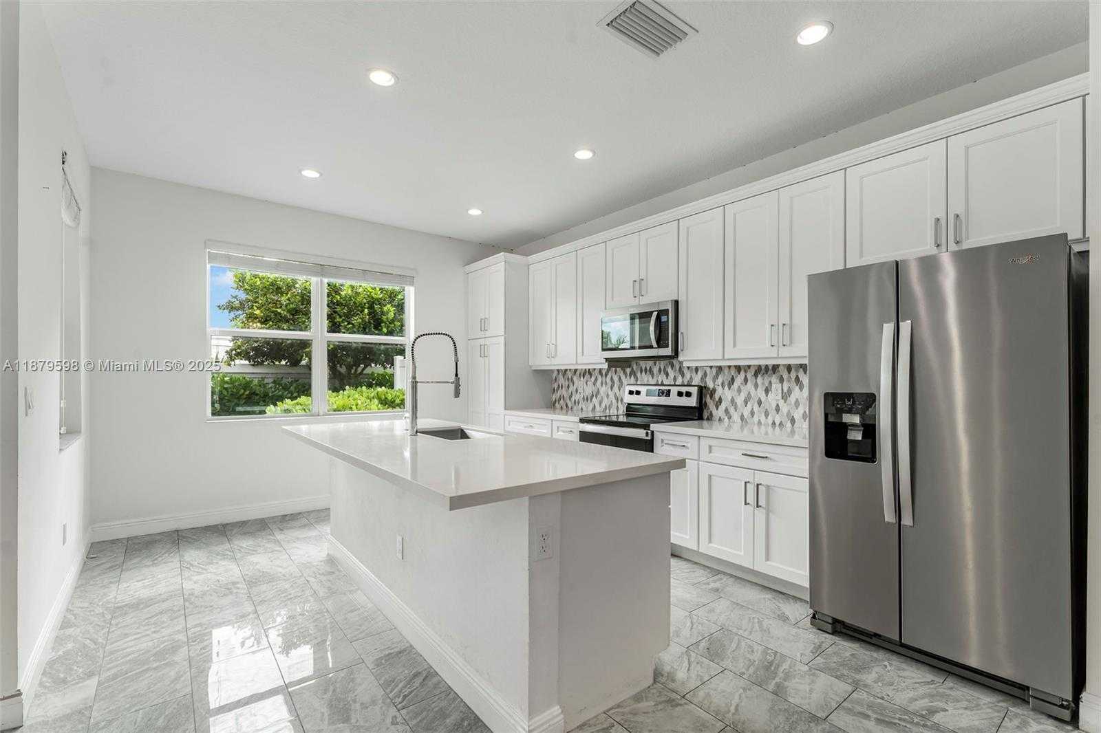 Small Image of 552 PARSONS WAY, Deerfield Beach Number 8