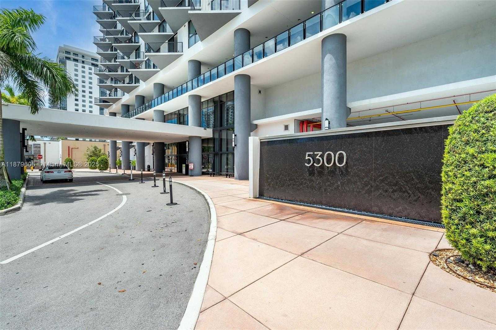 Small Image of 5300 PASEO BLVD #1714, Doral Number 2
