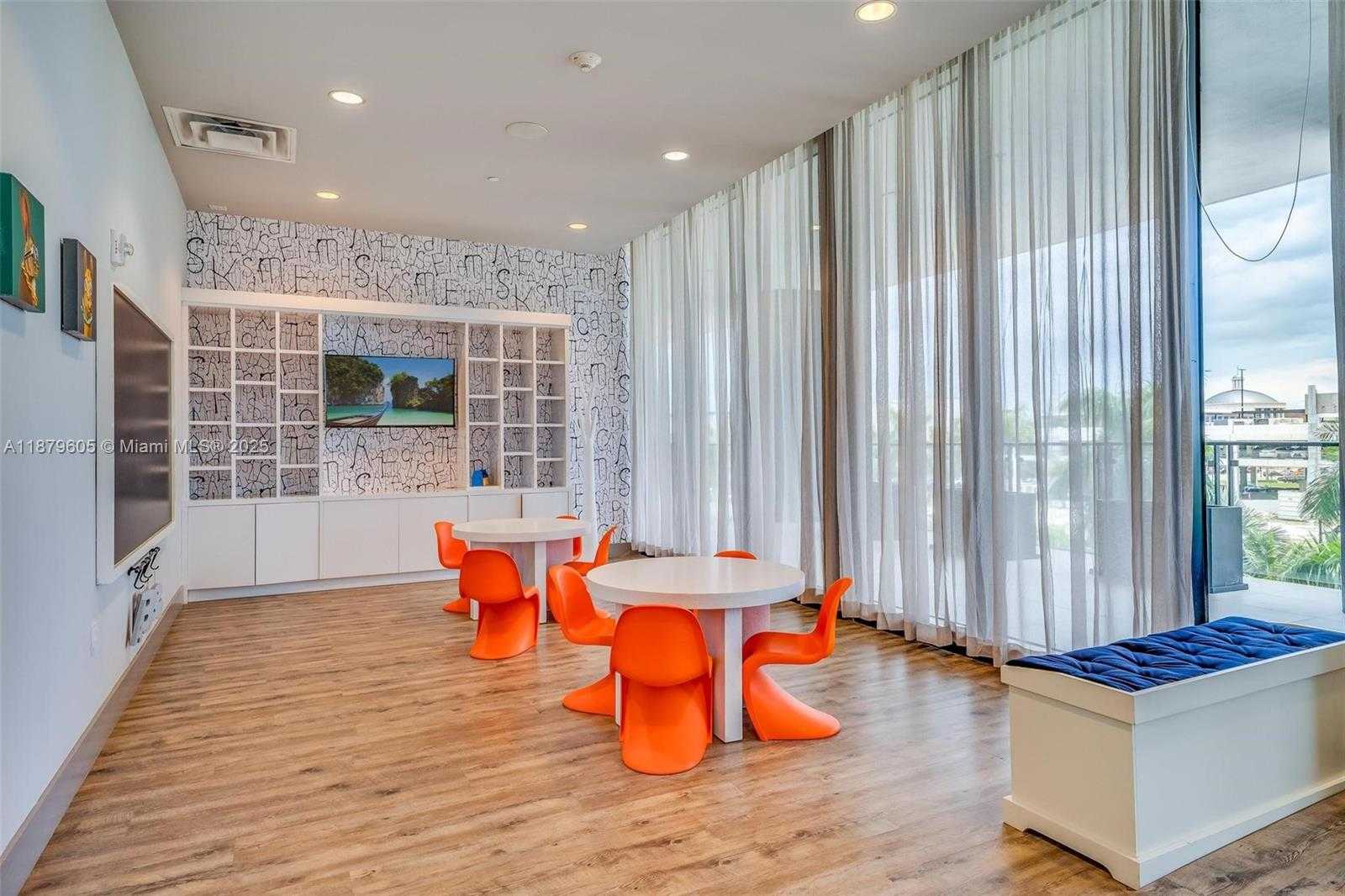 Small Image of 5300 PASEO BLVD #1714, Doral Number 21