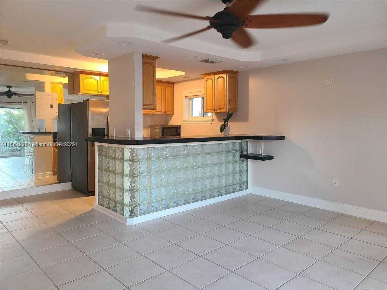 Small Image of 2033 CALAIS DR #5, Miami Beach Number 5