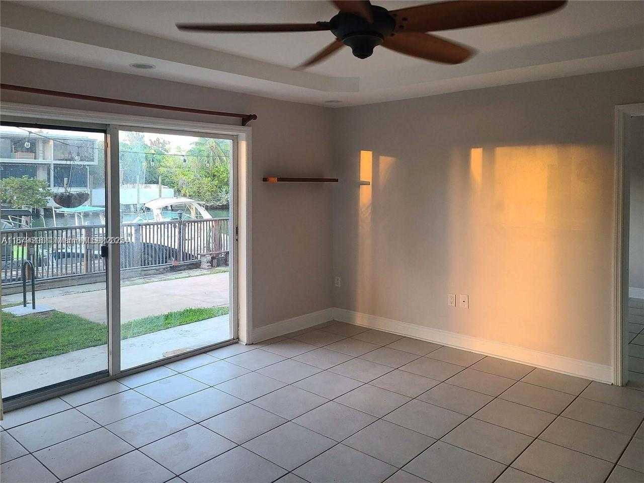 Small Image of 2033 CALAIS DR #5, Miami Beach Number 7