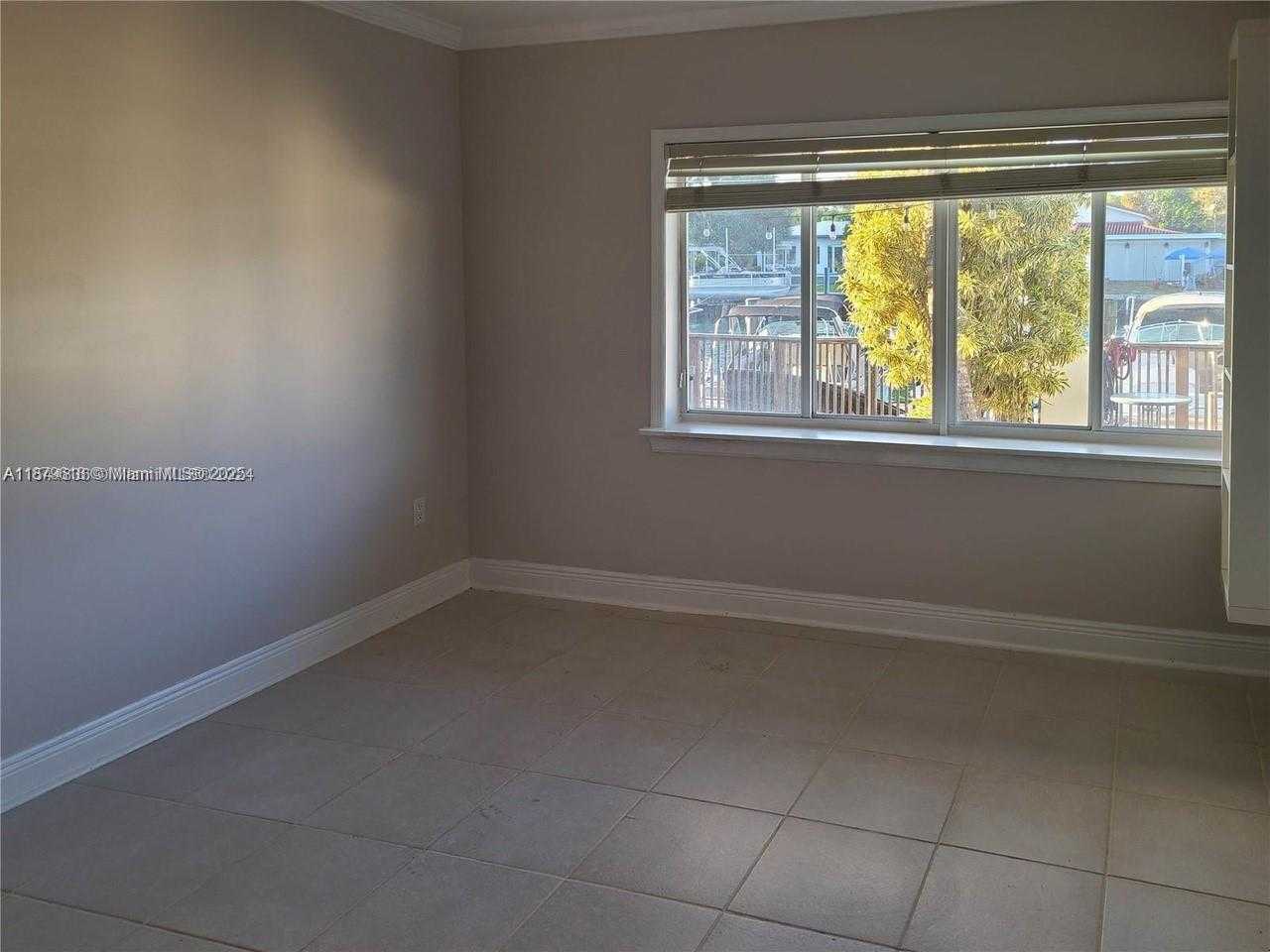Small Image of 2033 CALAIS DR #5, Miami Beach Number 9