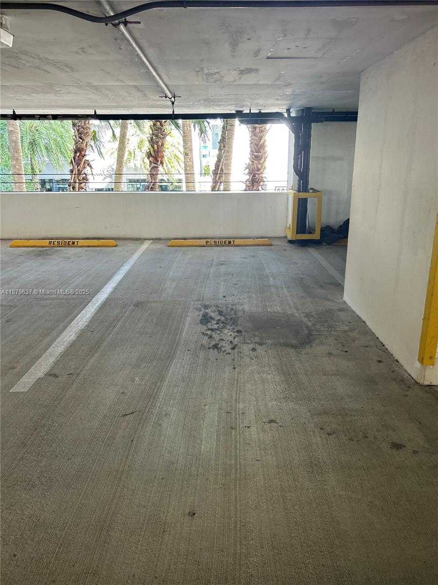 Small Image of 1800 SUNSET HARBOUR DR #P337, Miami Beach Number 2