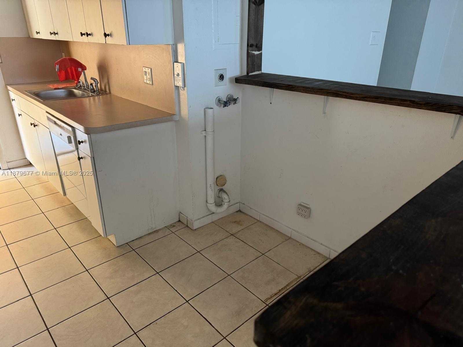 Small Image of 17901 NORTH WEST 68TH AVE #R209, Hialeah Number 10