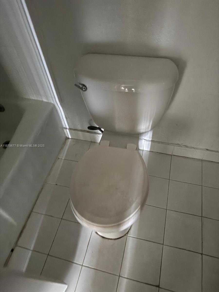 Small Image of 17901 NORTH WEST 68TH AVE #R209, Hialeah Number 6
