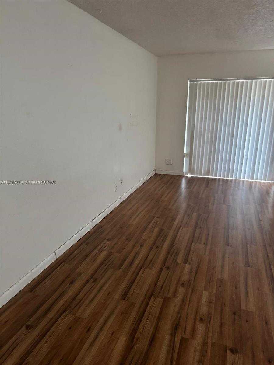 Small Image of 17901 NORTH WEST 68TH AVE #R209, Hialeah Number 7