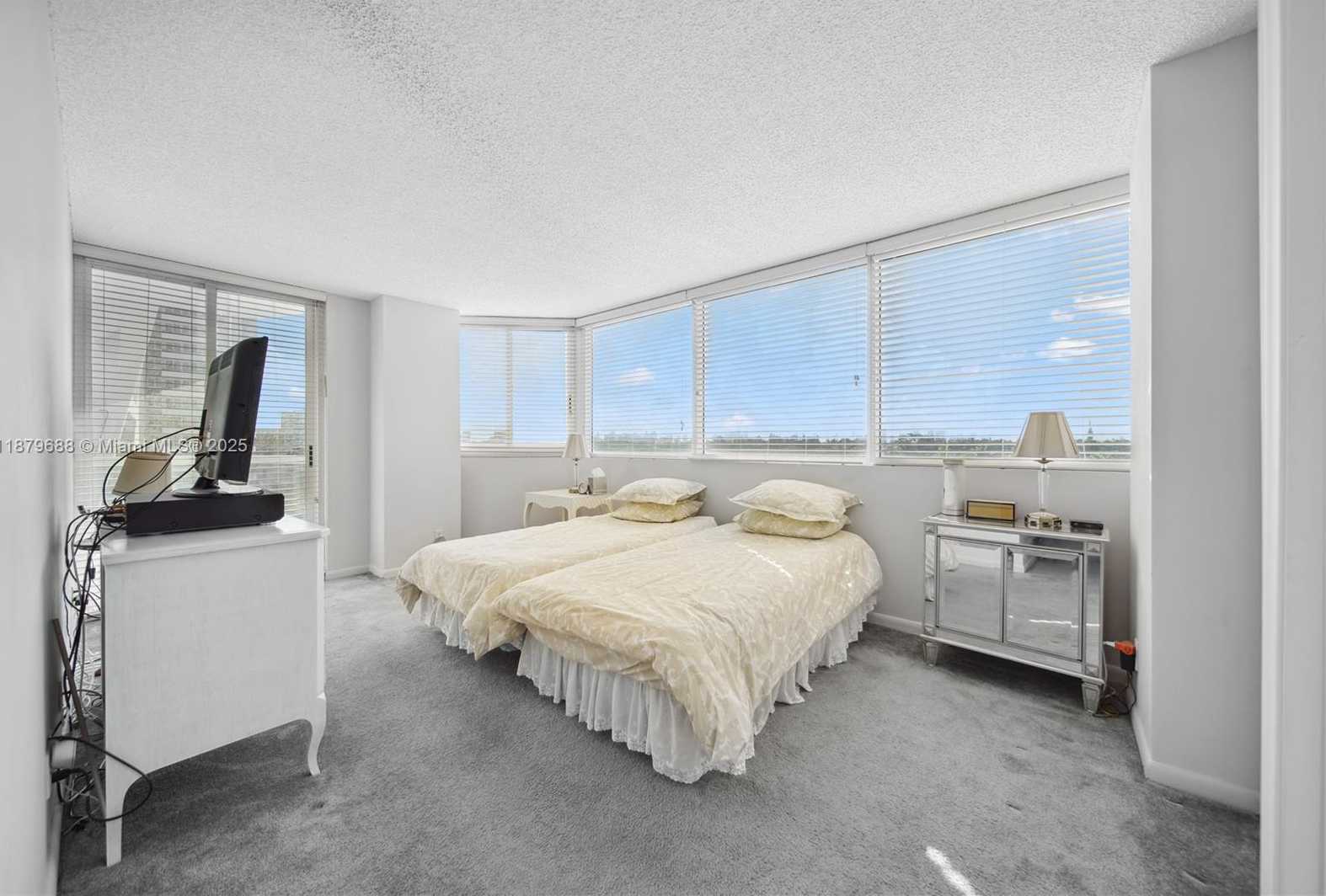 Small Image of 3411 INDIAN CREEK DR #604, Miami Beach Number 10