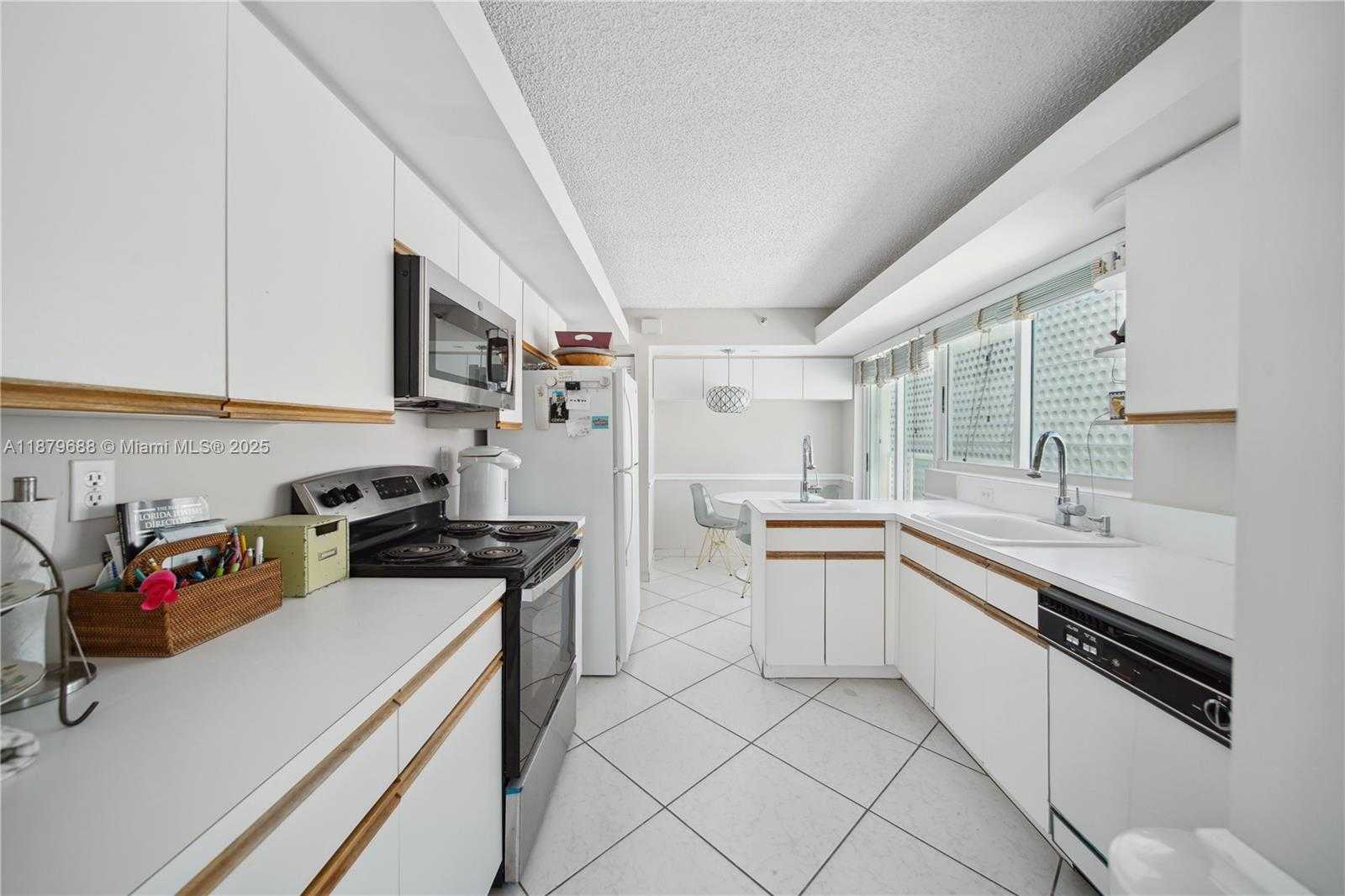 Small Image of 3411 INDIAN CREEK DR #604, Miami Beach Number 5