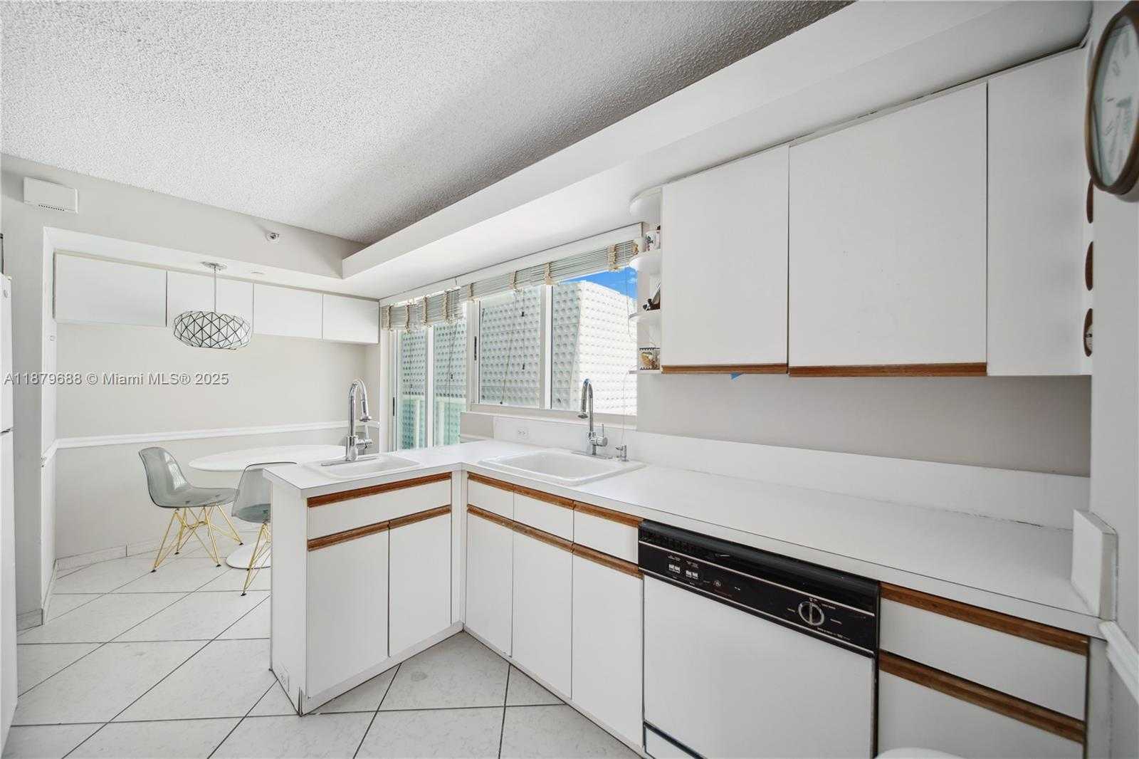 Small Image of 3411 INDIAN CREEK DR #604, Miami Beach Number 6