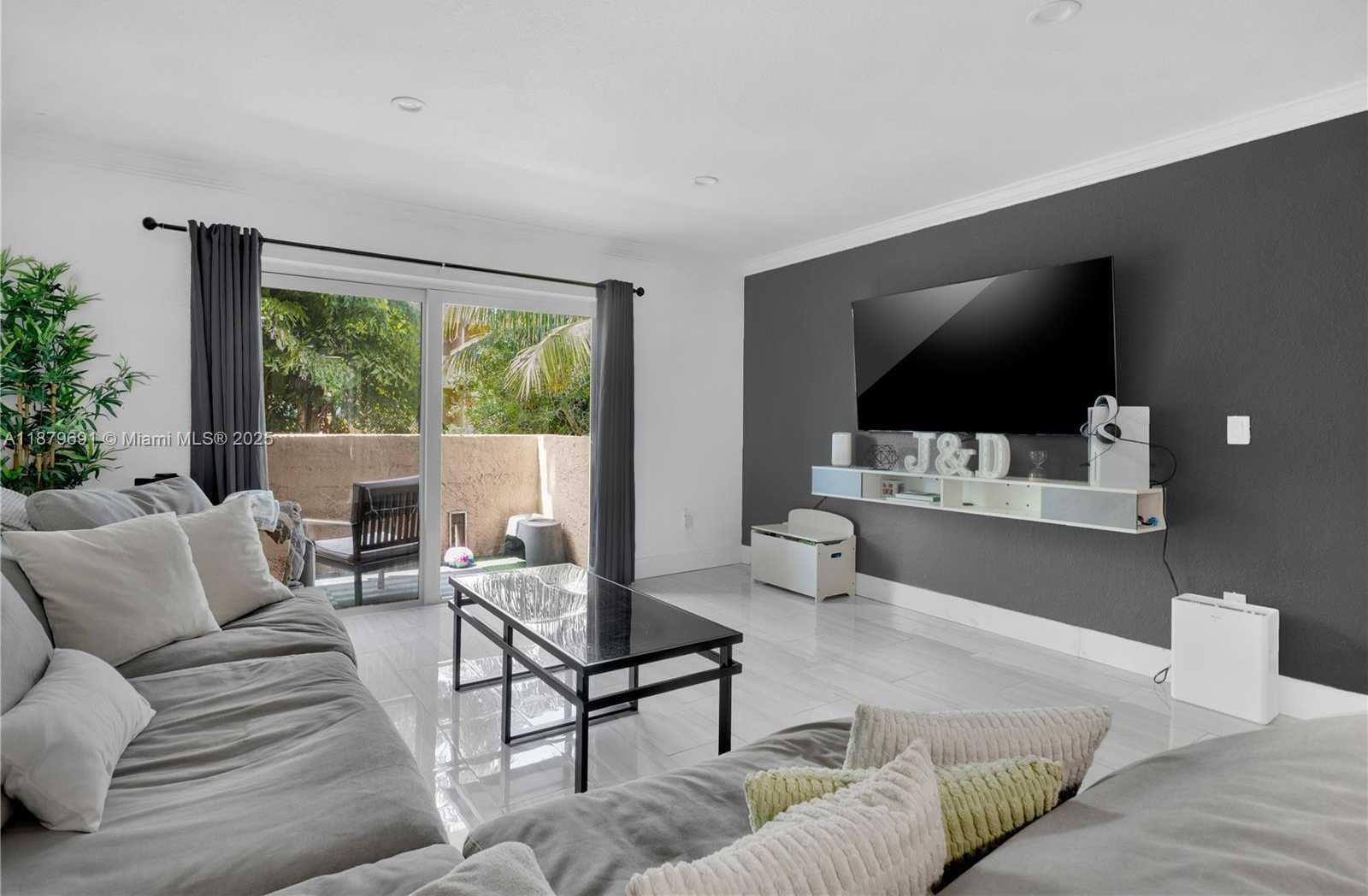 Small Image of 9956 SOUTH WEST 88TH ST #128-1, Miami Number 3