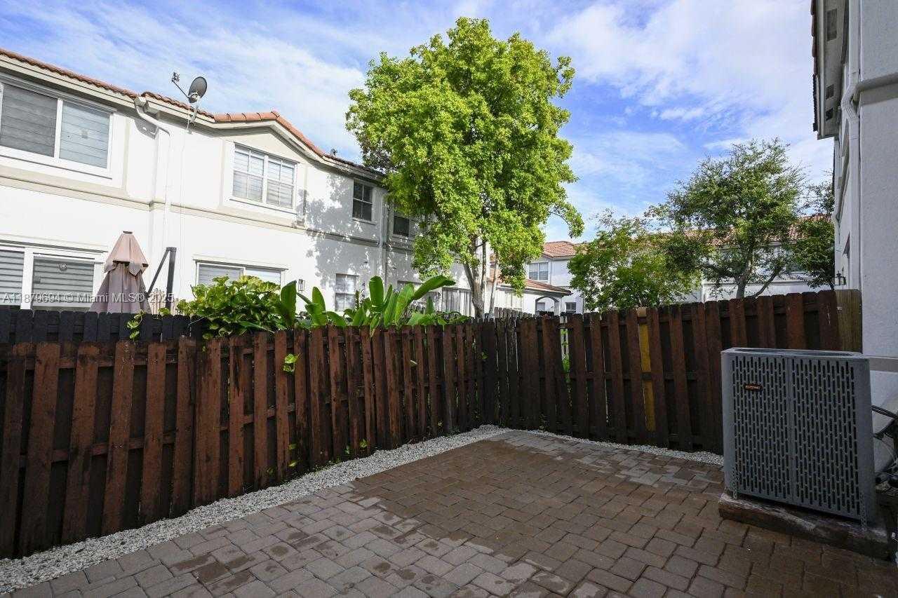 Small Image of 8134 NORTH WEST 107TH PATH, Doral Number 23