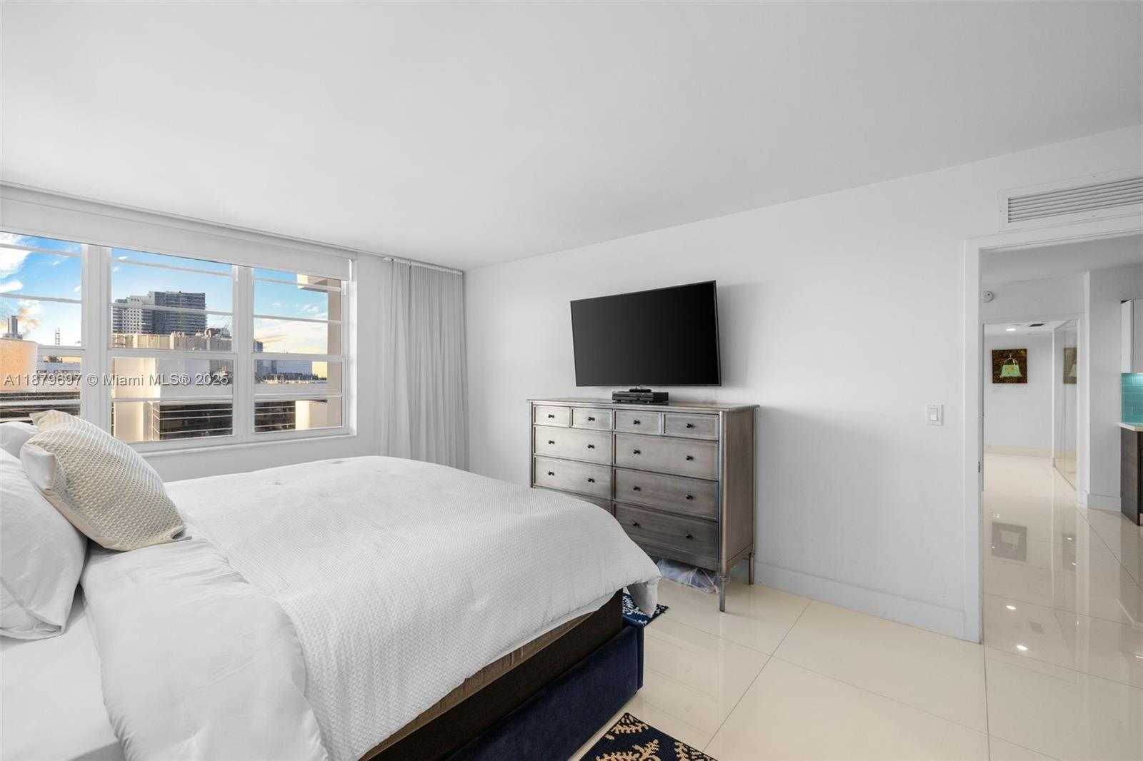 Small Image of 100 LINCOLN RD #1523/1525, Miami Beach Number 16