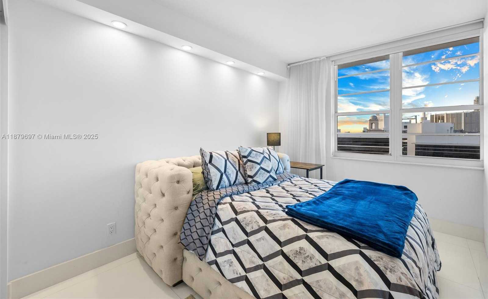 Small Image of 100 LINCOLN RD #1523/1525, Miami Beach Number 19