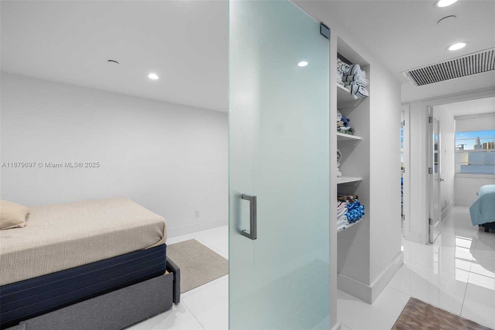 Small Image of 100 LINCOLN RD #1523/1525, Miami Beach Number 22
