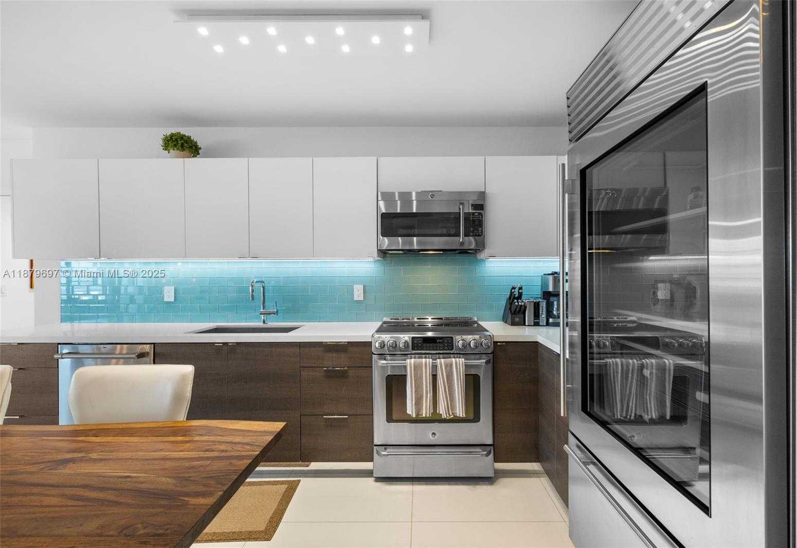 Small Image of 100 LINCOLN RD #1523/1525, Miami Beach Number 3