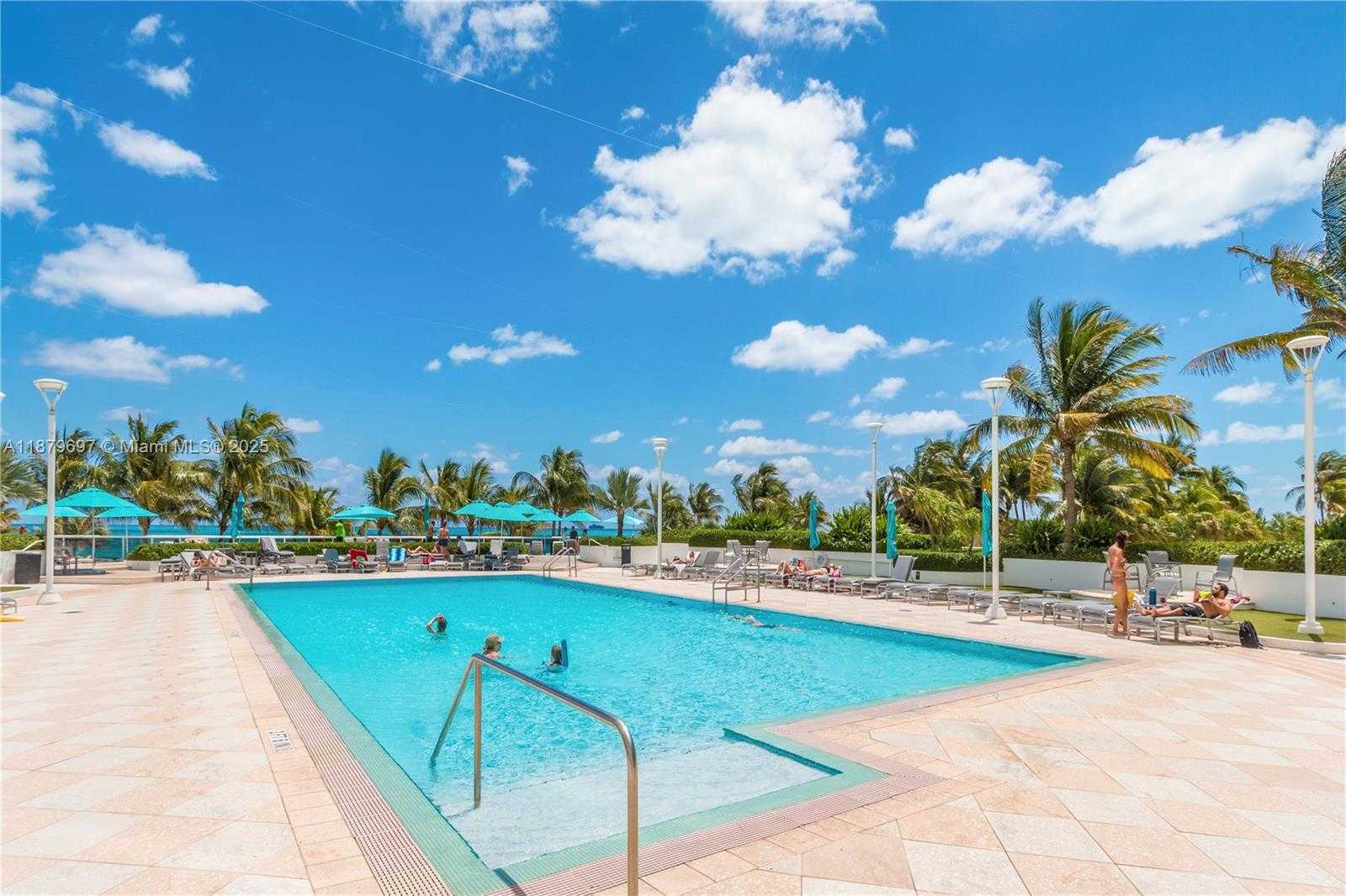 Small Image of 100 LINCOLN RD #1523/1525, Miami Beach Number 32