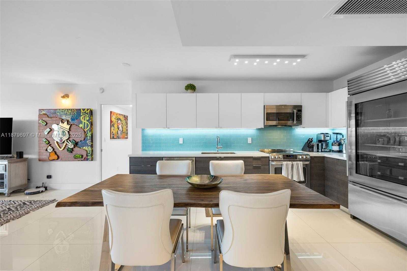 Small Image of 100 LINCOLN RD #1523/1525, Miami Beach Number 4