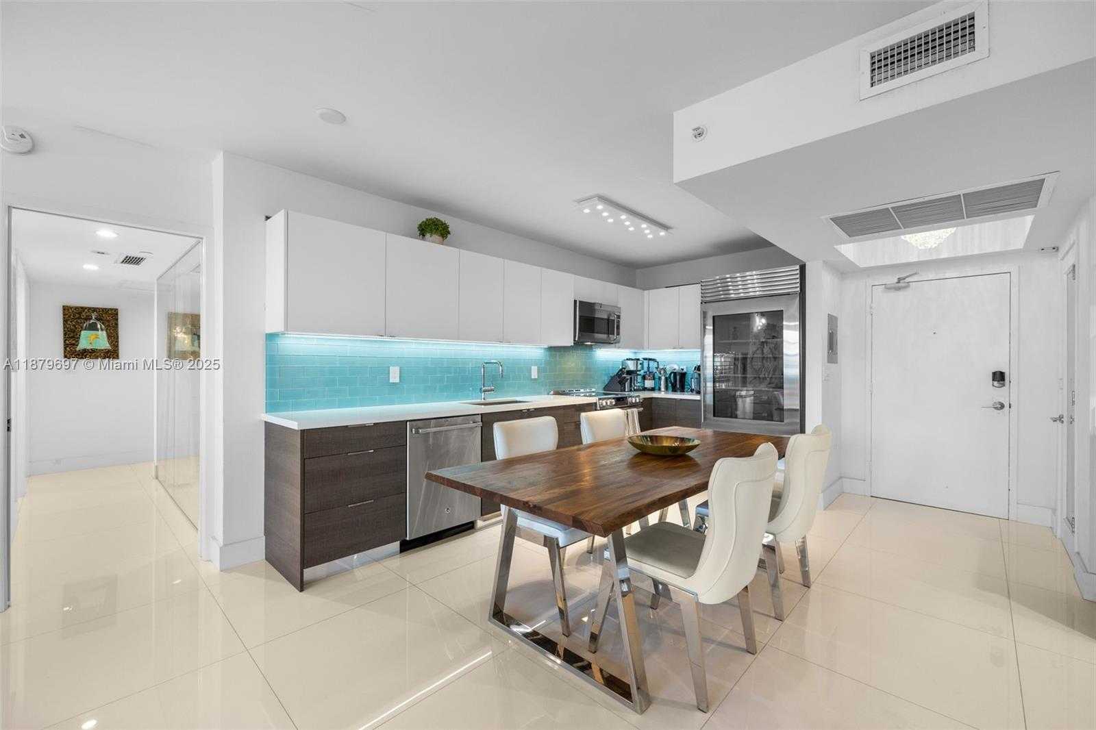 Small Image of 100 LINCOLN RD #1523/1525, Miami Beach Number 5
