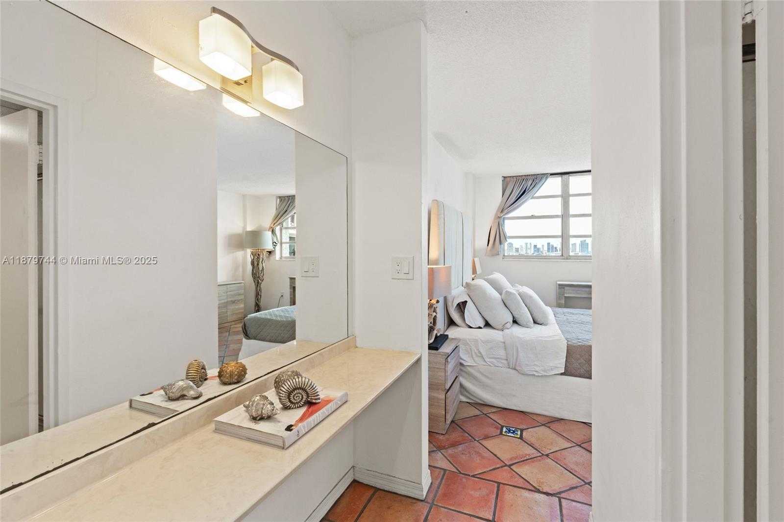 Small Image of 800 WEST AVE #831, Miami Beach Number 11